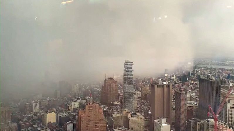Kamera zachytila „apokalyptický” příchod húlavy do New Yorku